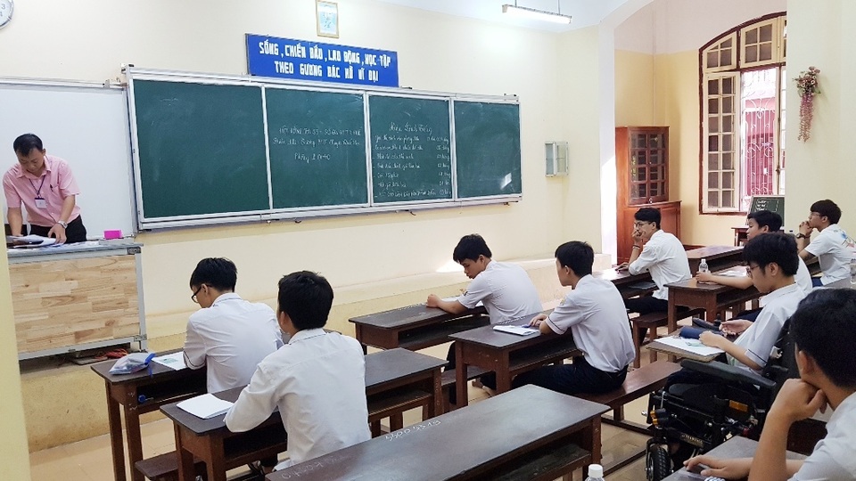 Thừa Thiên Huế có 9 bài thi đạt 10 điểm, 903 bài thi trên 9 điểm - 1 Thừa Thiên Huế có 9 bài thi đạt 10 điểm, 903 bài thi trên 9 điểm - 1