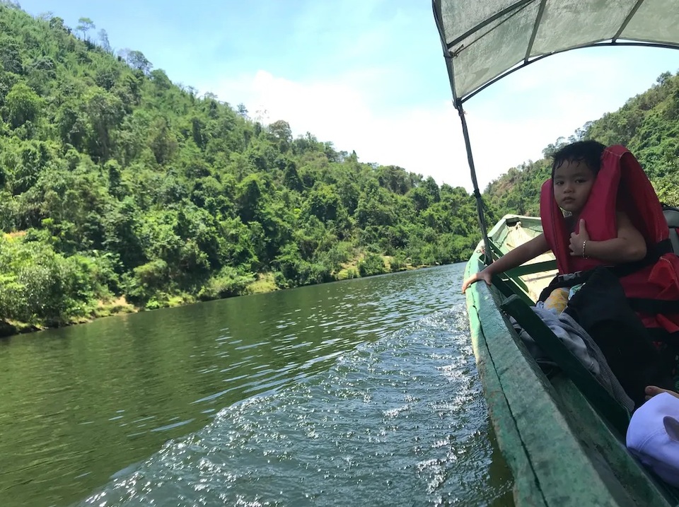 Ngược dòng con sông đánh lừa mắt người nhìn - 4 Ngược dòng con sông đánh lừa mắt người nhìn - 4