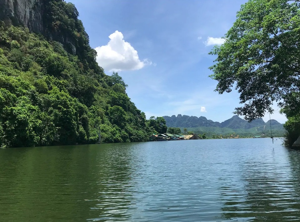 Ngược dòng con sông đánh lừa mắt người nhìn - 2 Ngược dòng con sông đánh lừa mắt người nhìn - 2