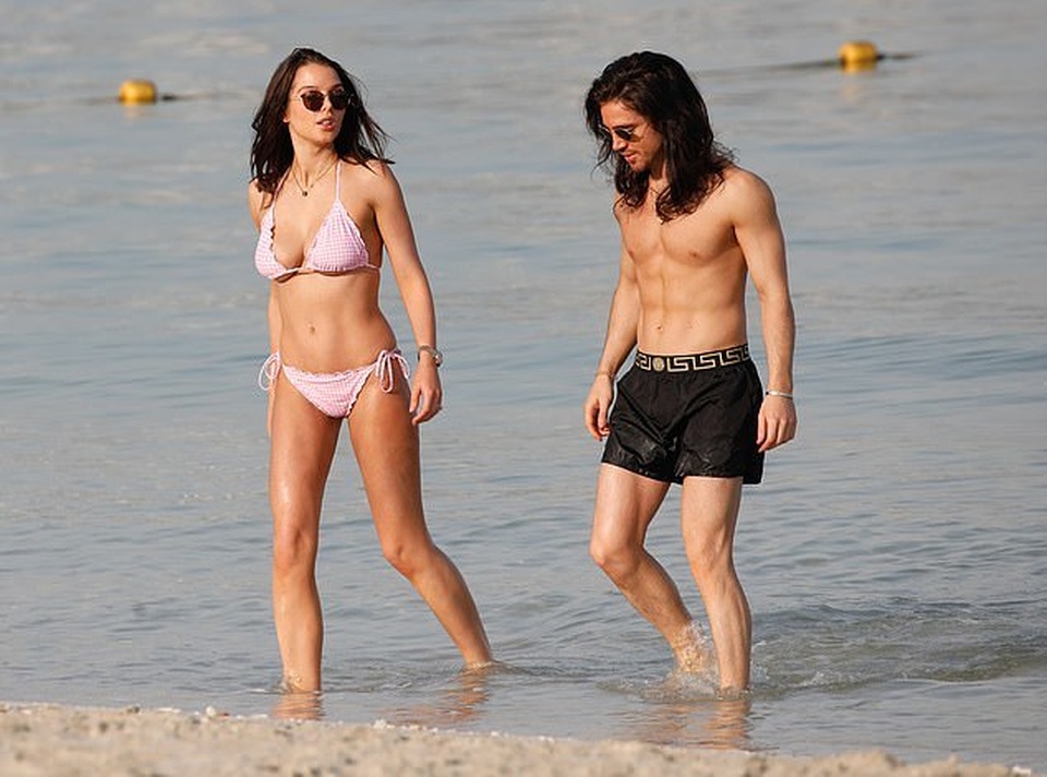 Helen Flanagan - Gái hai con vẫn thon thả, quyến rũ - 4 Helen Flanagan - Gái hai con vẫn thon thả, quyến rũ - 4