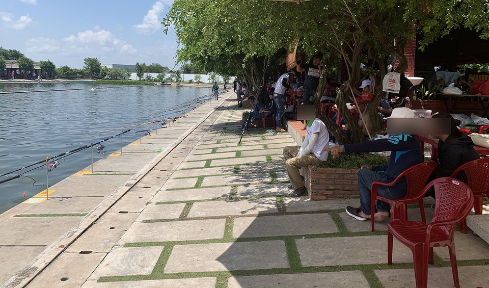 Canh bạc trăm triệu núp bóng câu cá giải trí - 1 Canh bạc trăm triệu núp bóng câu cá giải trí - 1