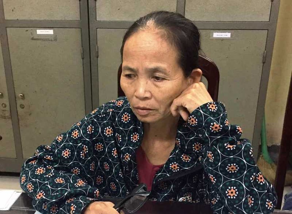 Nữ giáo viên về hưu mang 15 bánh heroin đi bán kiếm lời - 1 Nữ giáo viên về hưu mang 15 bánh heroin đi bán kiếm lời - 1