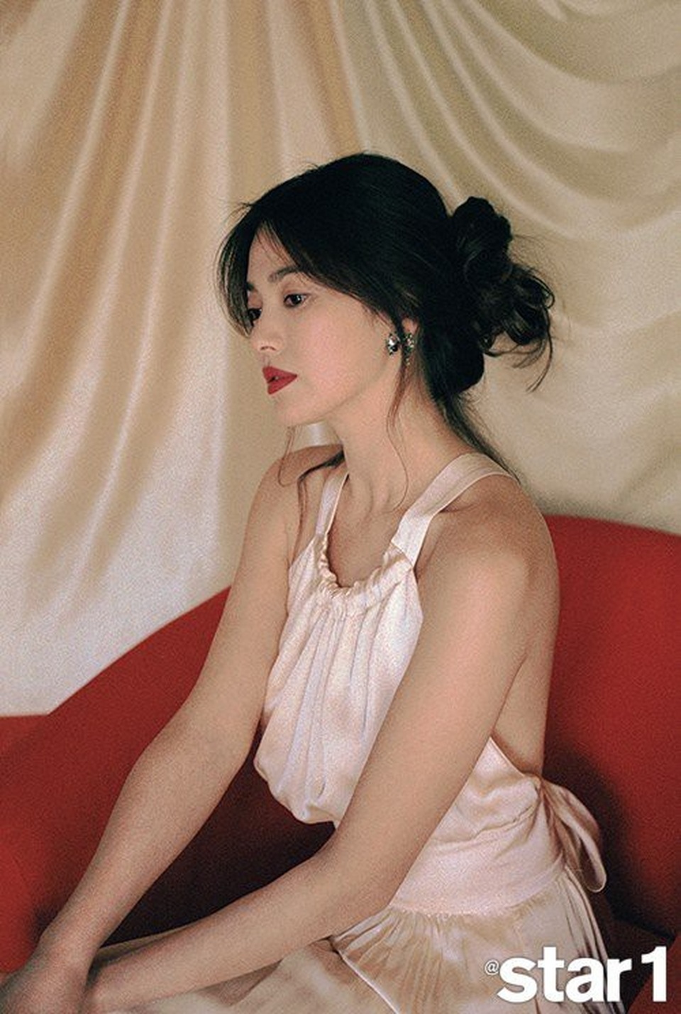Cách đối diện “sóng gió” ly hôn đầy bản lĩnh của Song Hye Kyo - 4 Cách đối diện “sóng gió” ly hôn đầy bản lĩnh của Song Hye Kyo - 4