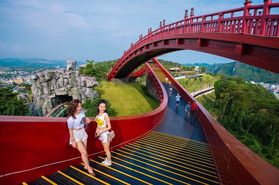 Top 5 khu du lịch và vui chơi giải trí tốt nhất Việt Nam gọi tên Sun World Halong Complex - 4 Top 5 khu du lịch và vui chơi giải trí tốt nhất Việt Nam gọi tên Sun World Halong Complex - 4