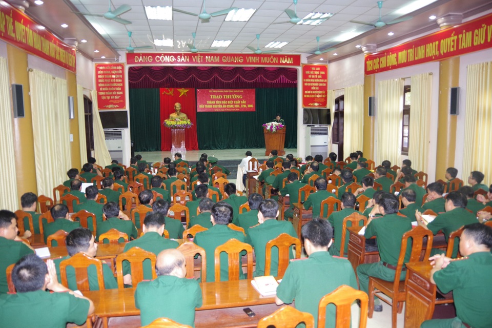 Nghệ An: Thưởng lớn vụ triệt phá đường dây ma túy khủng - 1 Nghệ An: Thưởng lớn vụ triệt phá đường dây ma túy khủng - 1