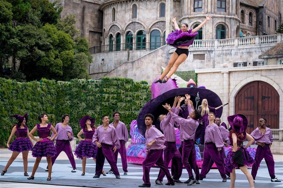 “Cơn mưa giải thưởng du lịch Việt Nam 2019” dành cho Tập đoàn Sun Group - 4 “Cơn mưa giải thưởng du lịch Việt Nam 2019” dành cho Tập đoàn Sun Group - 4