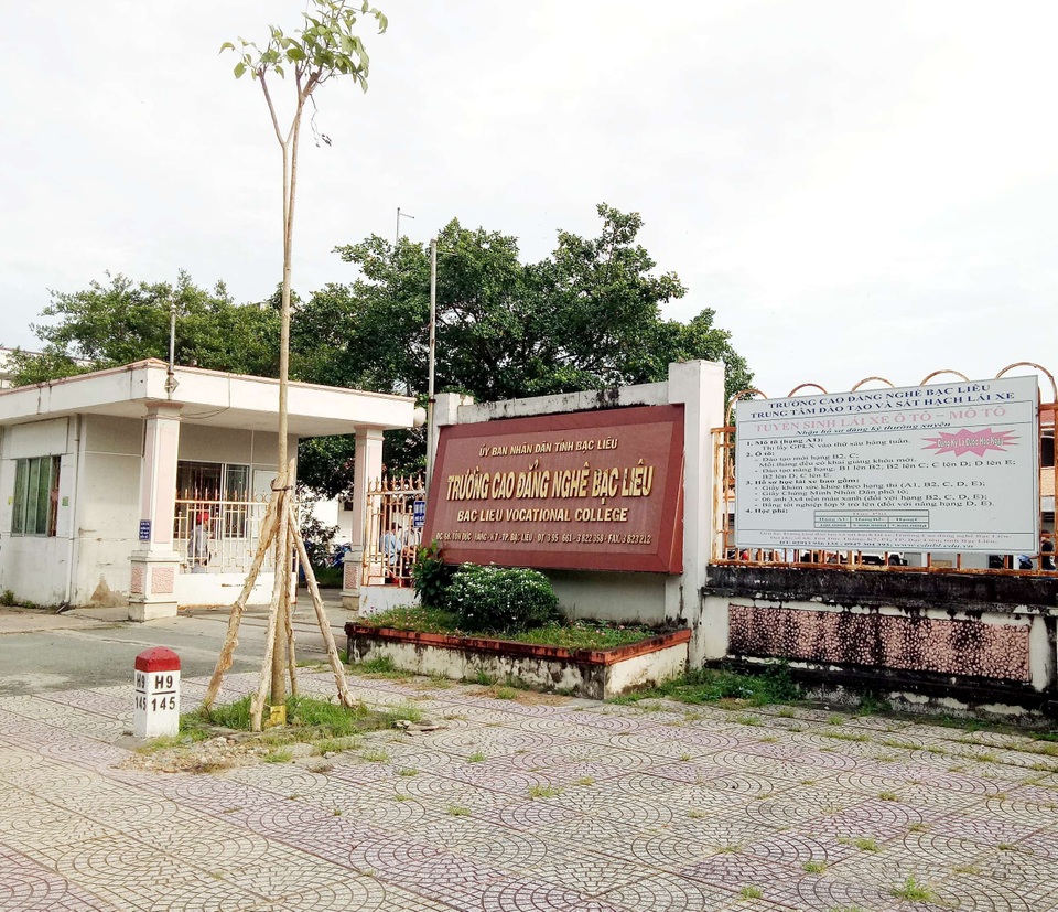 Công khai trung tâm sát hạch cấp giấy phép lái xe để tránh tình trạng… “bao đậu” - 1