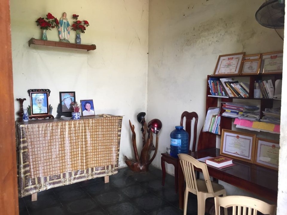 Nỗi lo của nữ sinh mồ côi mẹ đạt điểm 10 môn Lịch sử - 7 Nỗi lo của nữ sinh mồ côi mẹ đạt điểm 10 môn Lịch sử - 7