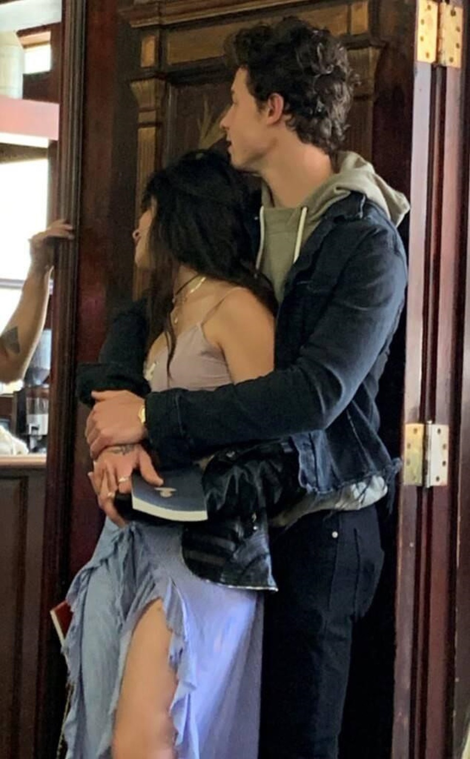 Shawn Mendes và Camila Cabello liên tục phủ nhận chuyện hẹn hò - 2 Shawn Mendes và Camila Cabello liên tục phủ nhận chuyện hẹn hò - 2