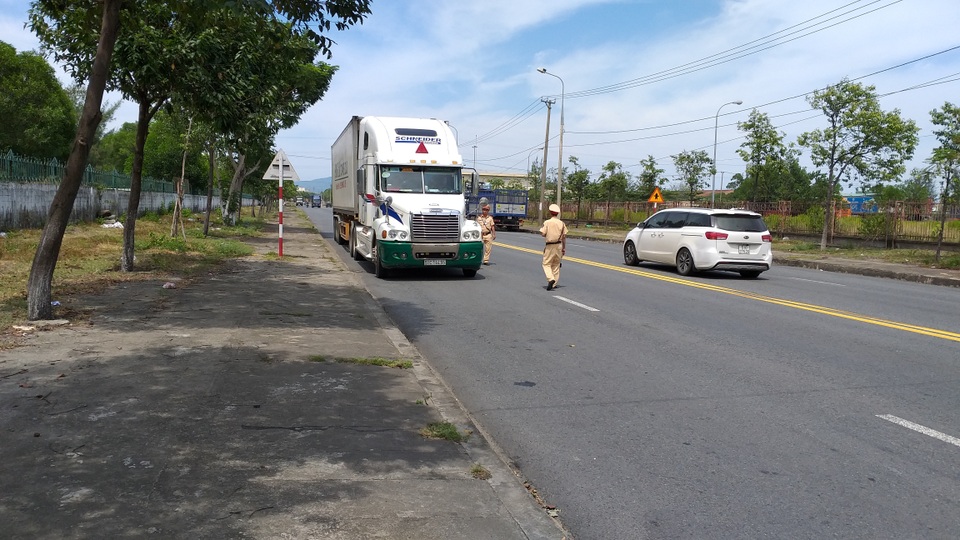 Tổng kiểm tra phương tiện tại Đà Nẵng: 2 ngày lập biên bản gần 170 trường hợp - 1