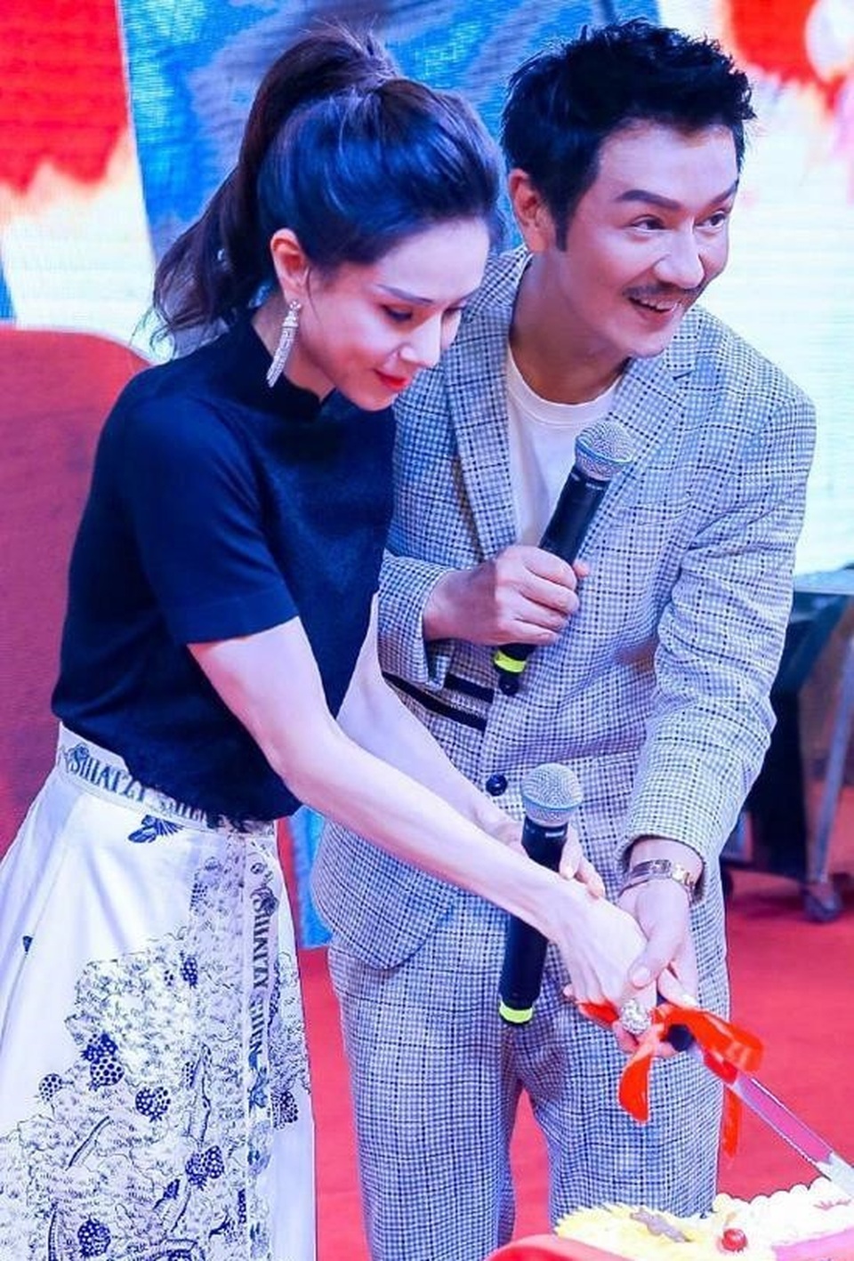 Lạm dụng dao kéo thẩm mỹ, gương mặt của Trần Hạo Dân ngày càng kỳ quặc - 2 Lạm dụng dao kéo thẩm mỹ, gương mặt của Trần Hạo Dân ngày càng kỳ quặc - 2