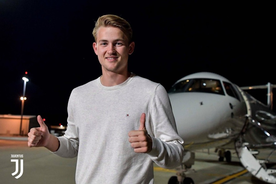 Juventus chiêu mộ thành công “bom tấn” De Ligt - 1