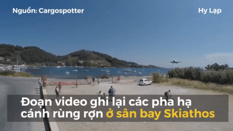 Video máy bay lao sát sạt lướt qua đầu du khách thu hút hơn 4 triệu lượt xem - 1 Video máy bay lao sát sạt lướt qua đầu du khách thu hút hơn 4 triệu lượt xem - 1