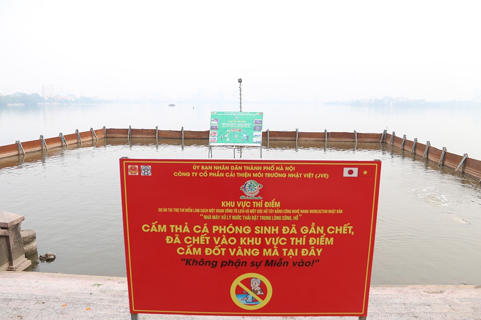 Nước Hồ Tây đổi màu sau thí điểm công nghệ làm sạch Nhật Bản - 1 Nước Hồ Tây đổi màu sau thí điểm công nghệ làm sạch Nhật Bản - 1