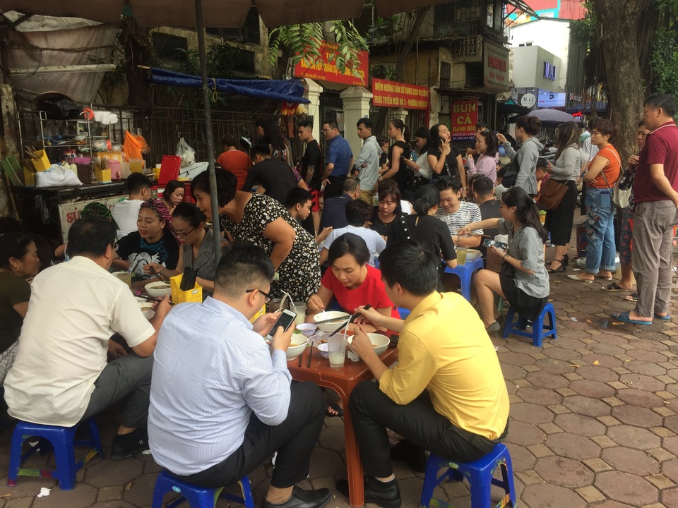Lạ lùng những quán ăn chửi khách như tát nước chỉ có ở Hà Nội - 10 Lạ lùng những quán ăn chửi khách như tát nước chỉ có ở Hà Nội - 10