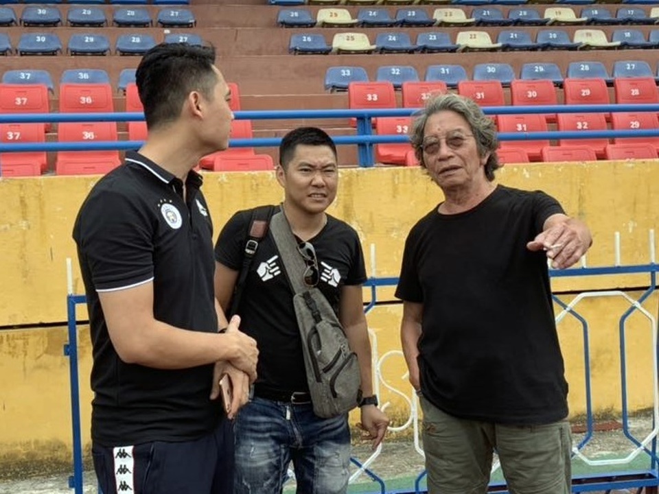 Nhạc sĩ Phó Đức Phương sẽ hòa giọng cùng khán giả trận FC Hà Nội gặp HA Gia Lai - 1 Nhạc sĩ Phó Đức Phương sẽ hòa giọng cùng khán giả trận FC Hà Nội gặp HA Gia Lai - 1