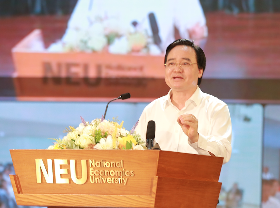Bộ trưởng Phùng Xuân Nhạ: “Liên kết đào tạo bừa bãi thì phải xử lý” - 5 Bộ trưởng Phùng Xuân Nhạ: “Liên kết đào tạo bừa bãi thì phải xử lý” - 5