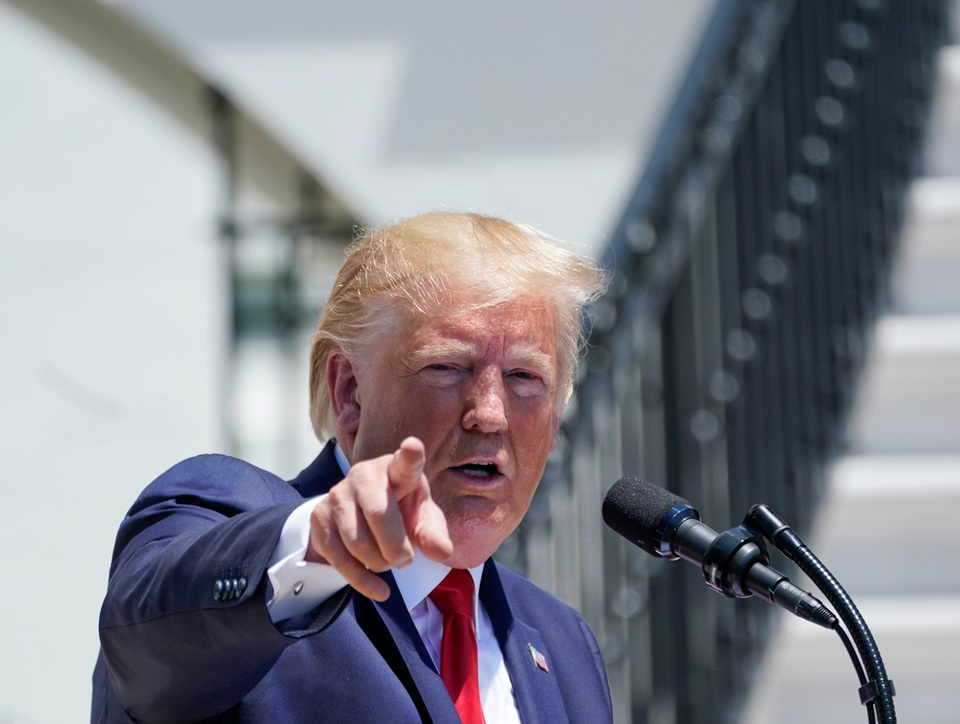 Tổng thống Trump dọa đánh thuế thêm hàng Trung Quốc - 1 Tổng thống Trump dọa đánh thuế thêm hàng Trung Quốc - 1