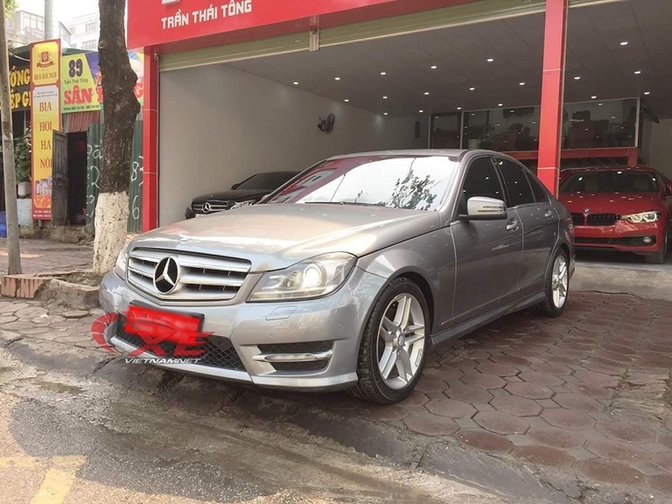 Xe sang 10 năm tuổi tầm giá từ 600 triệu đồng hút khách Việt - 2 Xe sang 10 năm tuổi tầm giá từ 600 triệu đồng hút khách Việt - 2