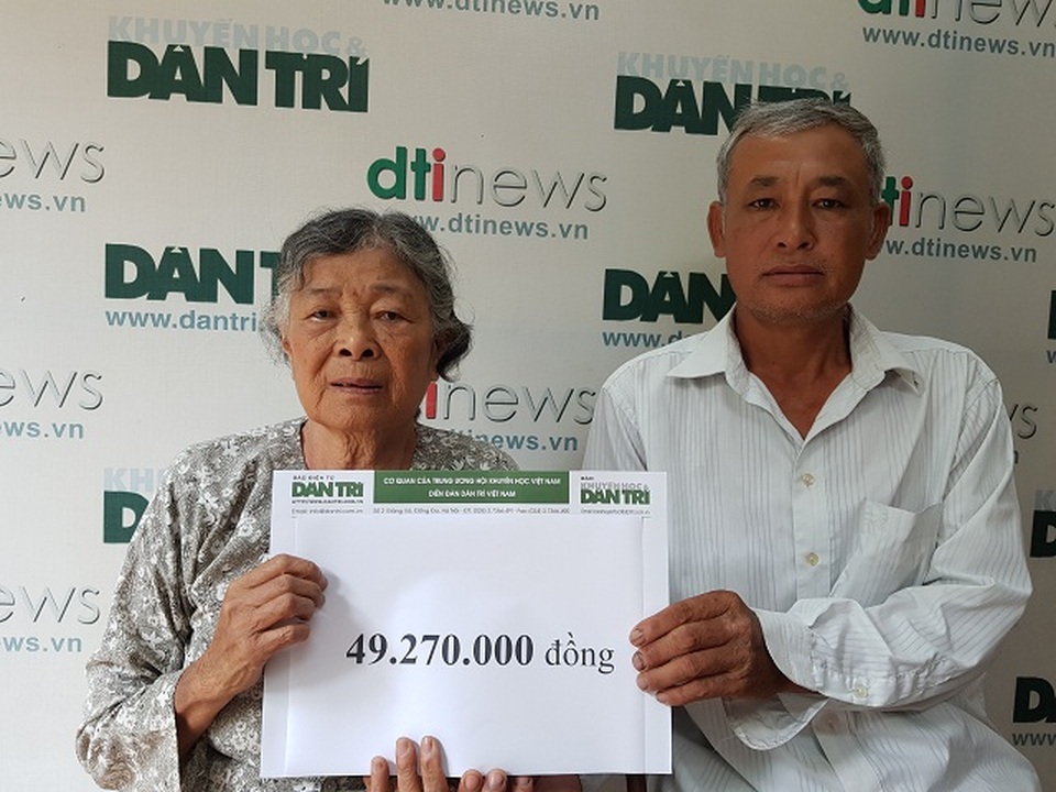 Bạn đọc Dân trí giúp đỡ mẹ già đau yếu lê lết chăm con tàn tật gần 50 triệu đồng - 2 Bạn đọc Dân trí giúp đỡ mẹ già đau yếu lê lết chăm con tàn tật gần 50 triệu đồng - 2