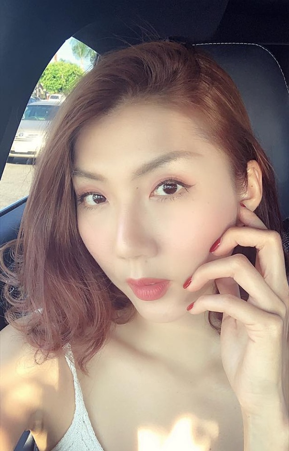 Bất ngờ với diện mạo mới của Ngọc Quyên sau hơn một năm đổ vỡ hôn nhân - 14 Bất ngờ với diện mạo mới của Ngọc Quyên sau hơn một năm đổ vỡ hôn nhân - 14