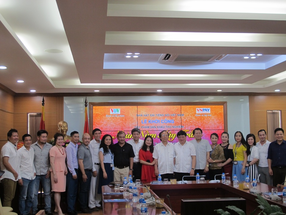 Khởi dựng vở kịch hát viết về hòn Vọng Phu và nàng Tô Thị - 2 Khởi dựng vở kịch hát viết về hòn Vọng Phu và nàng Tô Thị - 2