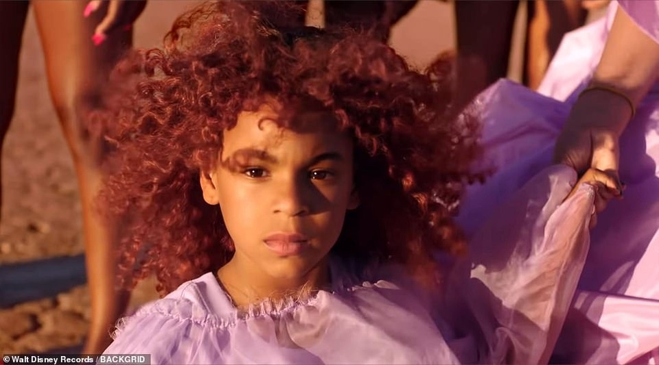 Beyonce thay 10 bộ váy trong MV mới - 13 Beyonce thay 10 bộ váy trong MV mới - 13