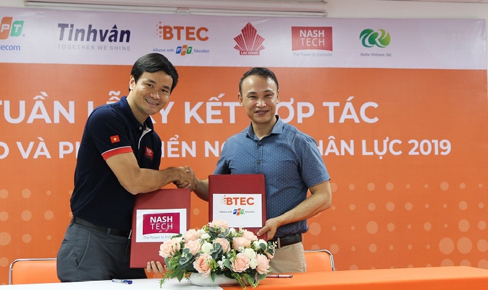 Toàn cảnh tư vấn: “Đại học hay Cao đẳng Quốc tế - Hiểu đúng, quyết định đúng” - 8 Toàn cảnh tư vấn: “Đại học hay Cao đẳng Quốc tế - Hiểu đúng, quyết định đúng” - 8