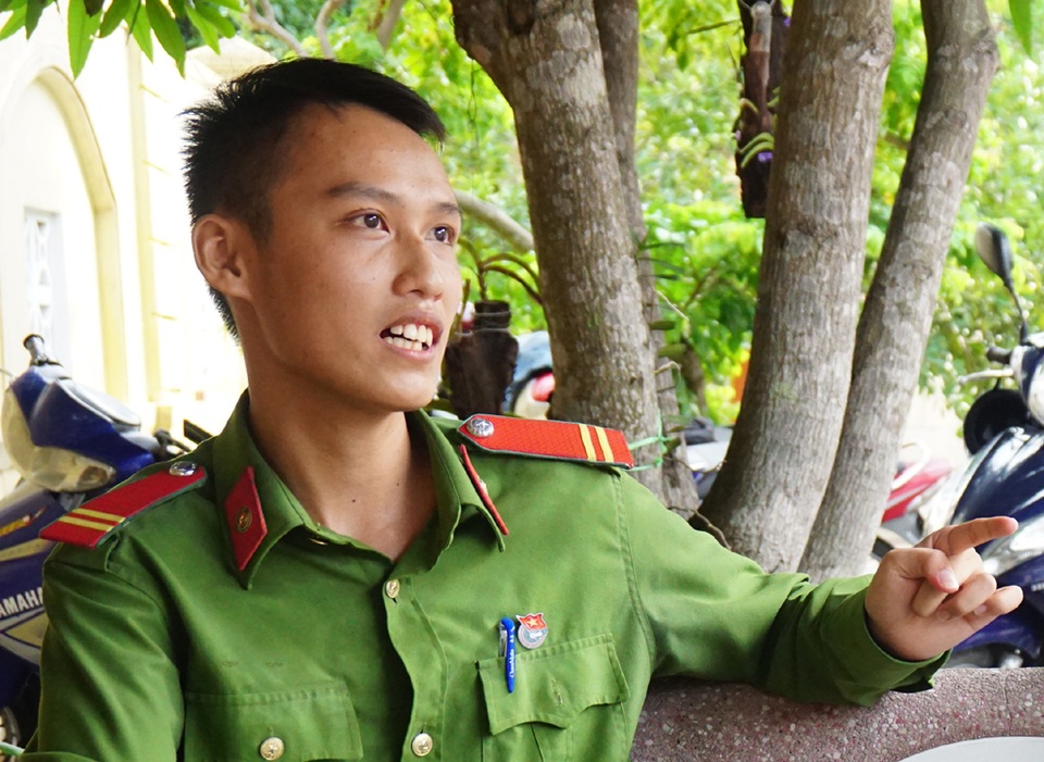 Chiến sỹ công an nghĩa vụ ở Nghệ An giành vị trí thủ khoa toàn quốc khối C03 - 2 Chiến sỹ công an nghĩa vụ ở Nghệ An giành vị trí thủ khoa toàn quốc khối C03 - 2