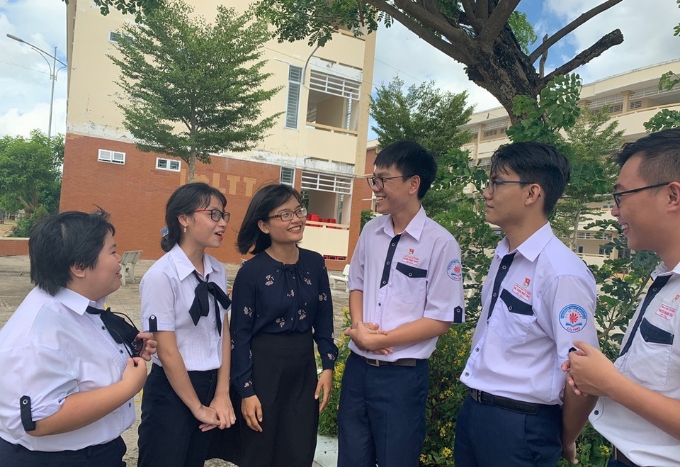 Mẹ của thủ khoa Cần Thơ: “Con trai mẹ học bình thường là được rồi” - 2 Mẹ của thủ khoa Cần Thơ: “Con trai mẹ học bình thường là được rồi” - 2