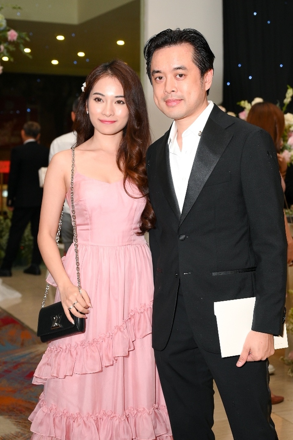 Ca sĩ Thu Thủy và chồng kém 10 tuổi hạnh phúc trong tiệc cưới - 17 Ca sĩ Thu Thủy và chồng kém 10 tuổi hạnh phúc trong tiệc cưới - 17