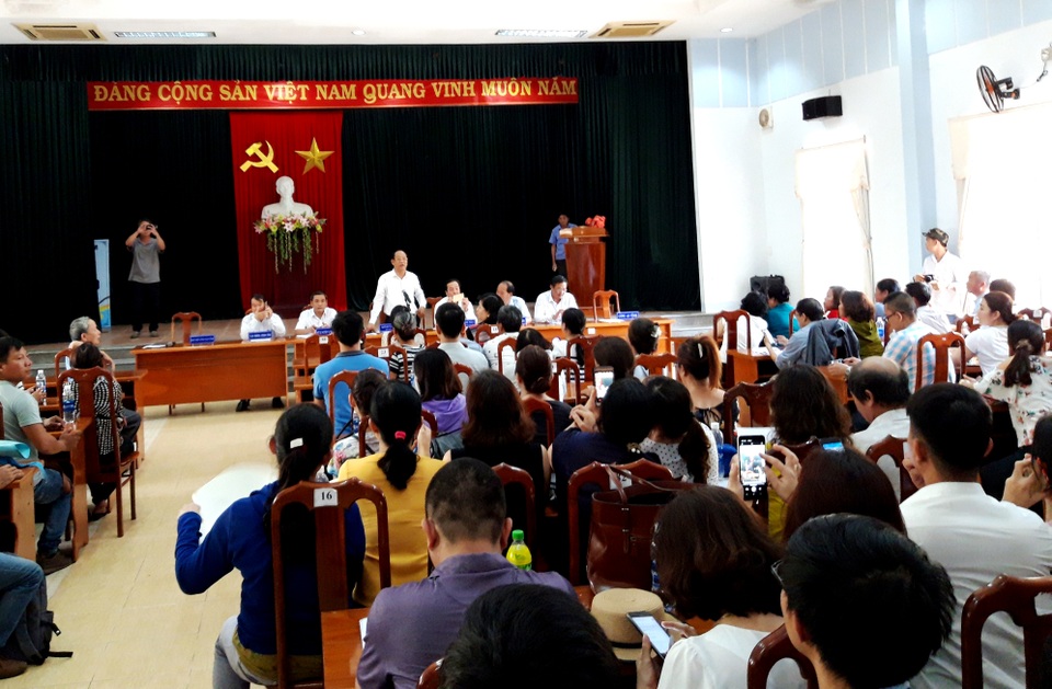 Thanh tra vụ cả ngàn người dân vây trụ sở công ty đòi đất ở Quảng Nam Thanh tra vụ cả ngàn người dân vây trụ sở công ty đòi đất ở Quảng Nam