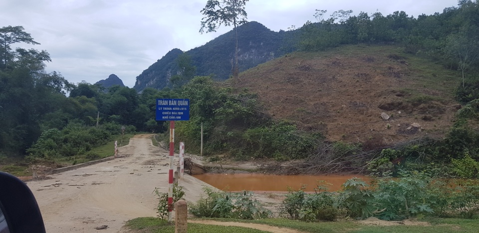 Người dân lay lắt sống tại khu di dân tái định cư thiếu thốn đủ đường! - 7 Người dân lay lắt sống tại khu di dân tái định cư thiếu thốn đủ đường! - 7