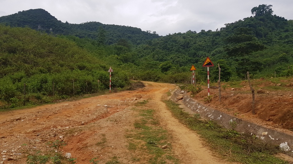 Người dân lay lắt sống tại khu di dân tái định cư thiếu thốn đủ đường! - 12 Người dân lay lắt sống tại khu di dân tái định cư thiếu thốn đủ đường! - 12
