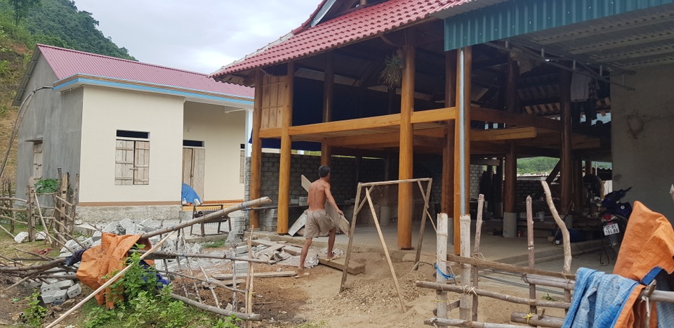 Người dân lay lắt sống tại khu di dân tái định cư thiếu thốn đủ đường! - 23 Người dân lay lắt sống tại khu di dân tái định cư thiếu thốn đủ đường! - 23