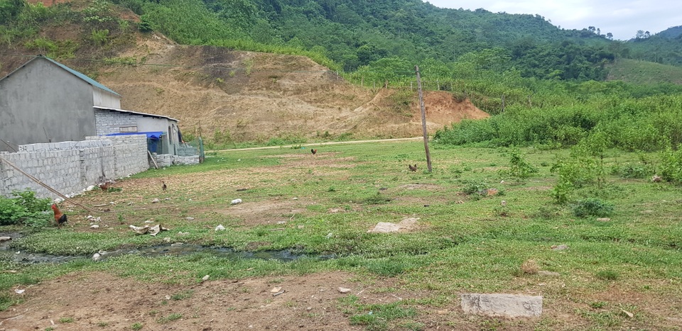 Người dân lay lắt sống tại khu di dân tái định cư thiếu thốn đủ đường! - 17 Người dân lay lắt sống tại khu di dân tái định cư thiếu thốn đủ đường! - 17