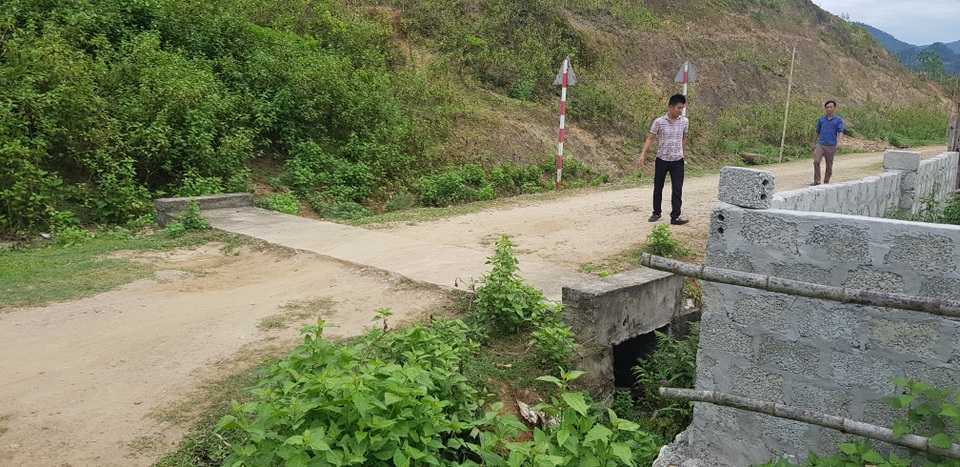 Người dân lay lắt sống tại khu di dân tái định cư thiếu thốn đủ đường! - 8 Người dân lay lắt sống tại khu di dân tái định cư thiếu thốn đủ đường! - 8