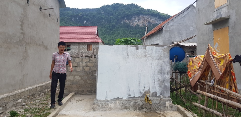 Người dân lay lắt sống tại khu di dân tái định cư thiếu thốn đủ đường! - 20 Người dân lay lắt sống tại khu di dân tái định cư thiếu thốn đủ đường! - 20