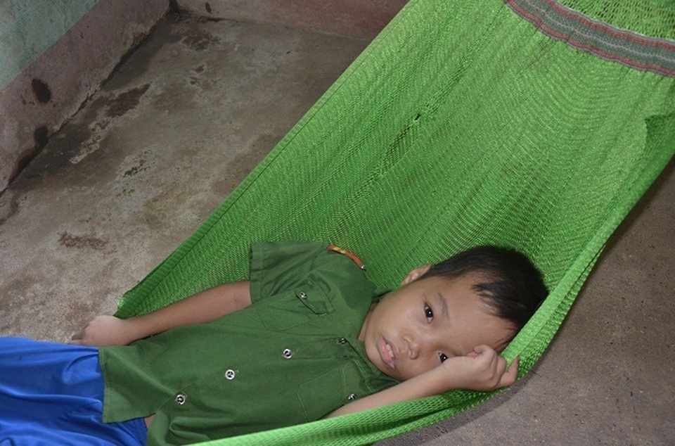 Chị em cháu không được đi viện sẽ chết hả cô? - 3