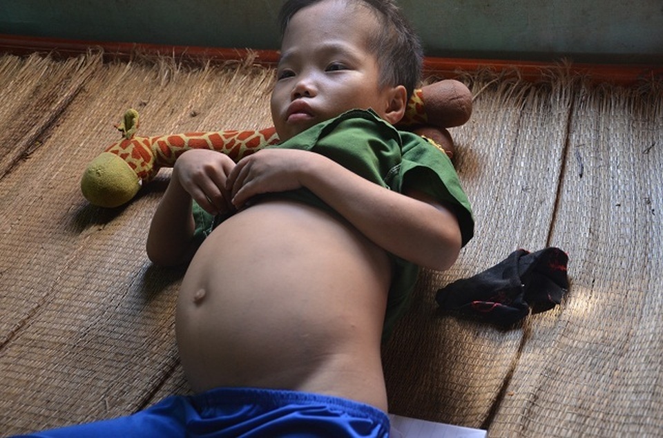 Chị em cháu không được đi viện sẽ chết hả cô? - 4