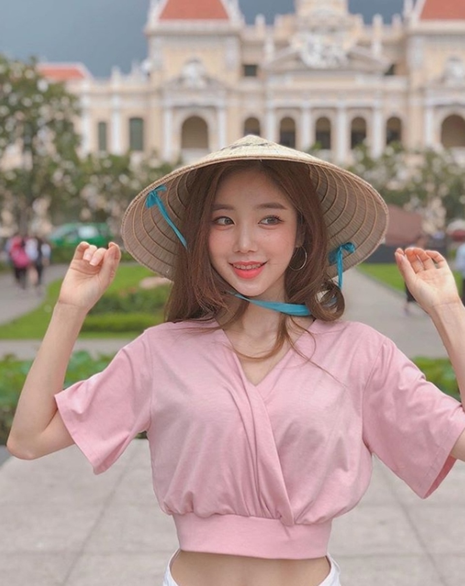 Bí quyết ăn nhiều như hổ vẫn eo ót của nữ DJ từng đến Việt Nam - 2 Bí quyết ăn nhiều như hổ vẫn eo ót của nữ DJ từng đến Việt Nam - 2