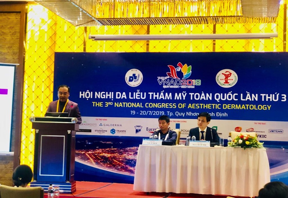 Bác sĩ phát sợ với xu hướng thẩm mỹ để lại di chứng cả đời của chị em - 3 Bác sĩ phát sợ với xu hướng thẩm mỹ để lại di chứng cả đời của chị em - 3