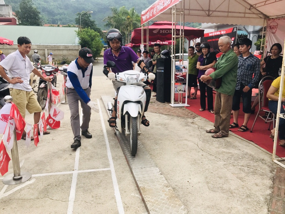 Honda đẩy mạnh các hoạt động đào tạo Lái xe an toàn - 3 Honda đẩy mạnh các hoạt động đào tạo Lái xe an toàn - 3