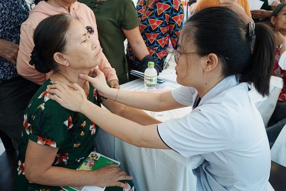 Đà Nẵng khám sàng lọc miễn phí bệnh lý tuyến giáp cho người dân - 1 Đà Nẵng khám sàng lọc miễn phí bệnh lý tuyến giáp cho người dân - 1