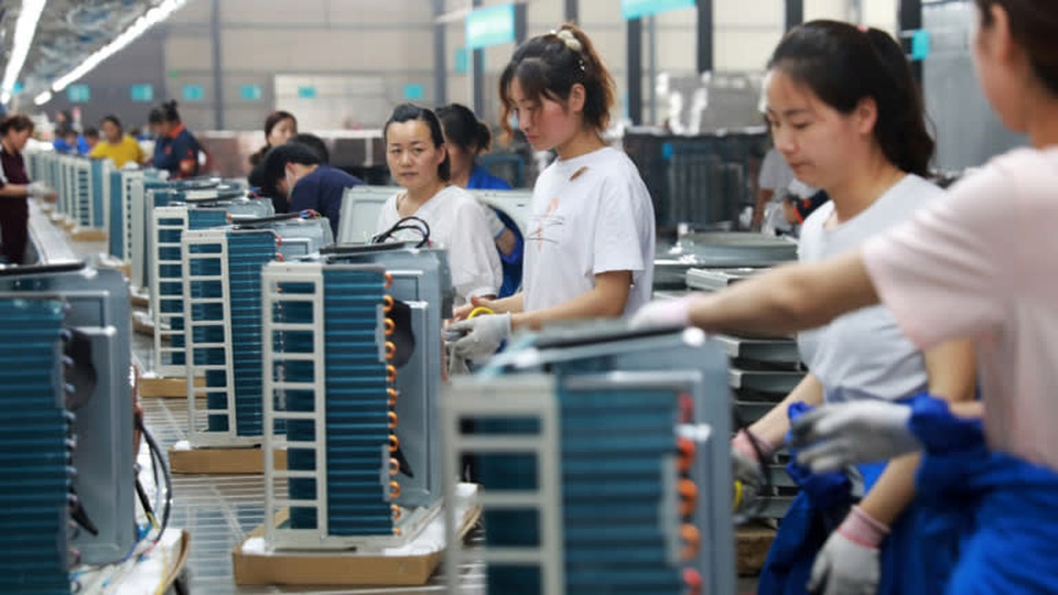 Hàng loạt công ty ồ ạt rời đi, Trung Quốc “trải thảm đỏ” giữ chân - 1 Hàng loạt công ty ồ ạt rời đi, Trung Quốc “trải thảm đỏ” giữ chân - 1