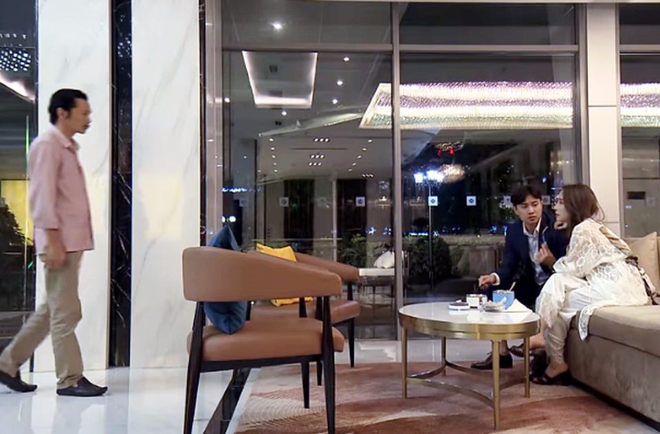 “Về nhà đi con”: Khánh Linh tiết lộ hậu trường cảnh đánh ghen... thay bạn - 3 “Về nhà đi con”: Khánh Linh tiết lộ hậu trường cảnh đánh ghen... thay bạn - 3