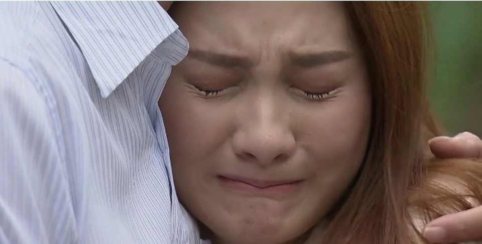 “Về nhà đi con”: Cả đoàn phim bật khóc trước cảnh ông Sơn đến nhà Vũ đón Thư về - 3 “Về nhà đi con”: Cả đoàn phim bật khóc trước cảnh ông Sơn đến nhà Vũ đón Thư về - 3