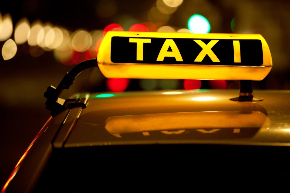 “Bác tài” hài hước gây sốt với dịch vụ chuyện trò cùng hành khách - 1 “Bác tài” hài hước gây sốt với dịch vụ chuyện trò cùng hành khách - 1