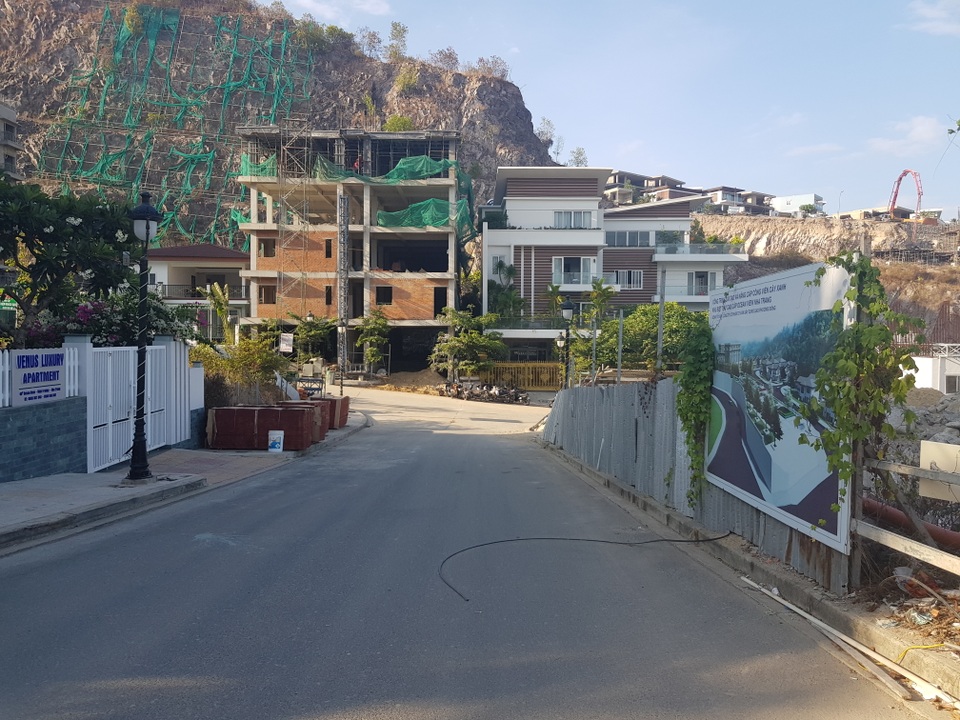 “Cắt ngọn” hàng loạt biệt thự tại dự án Ocean View Nha Trang - 3 “Cắt ngọn” hàng loạt biệt thự tại dự án Ocean View Nha Trang - 3