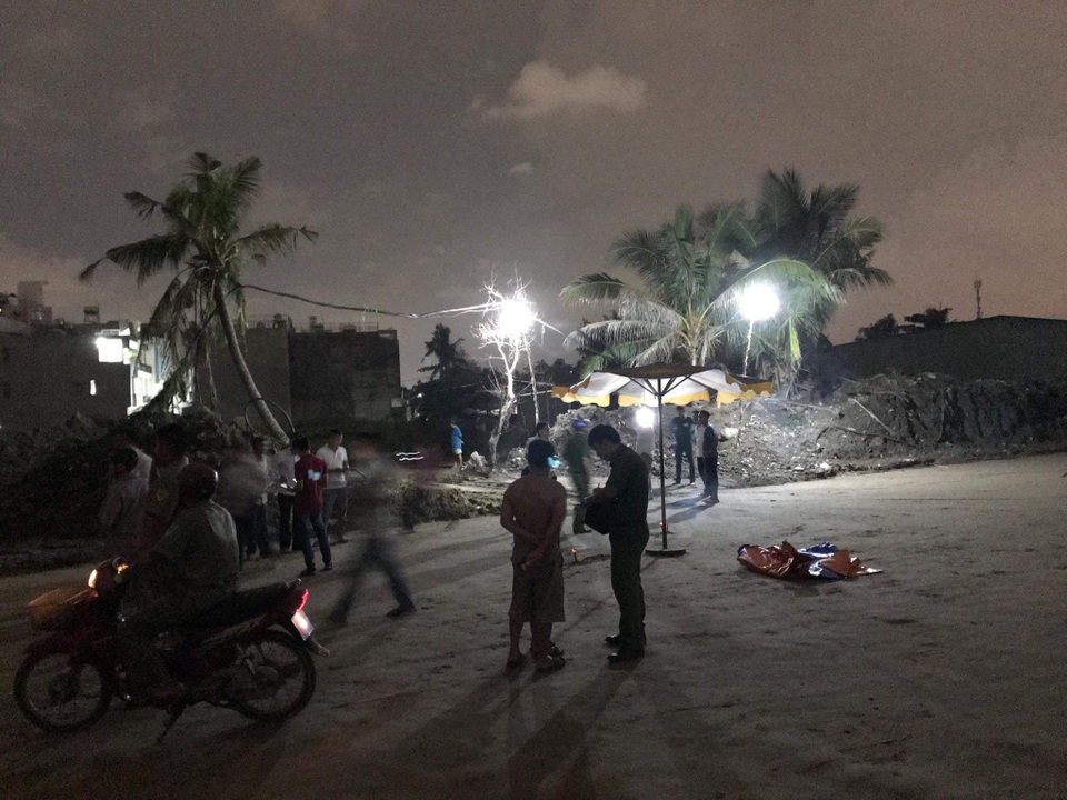 TPHCM: Rò rỉ điện công trình đường vành đai 2, hai bé trai tử vong - 2 TPHCM: Rò rỉ điện công trình đường vành đai 2, hai bé trai tử vong - 2